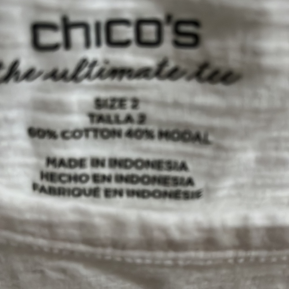 Chicos Ultímate tee size 2 - Picture 2 of 5